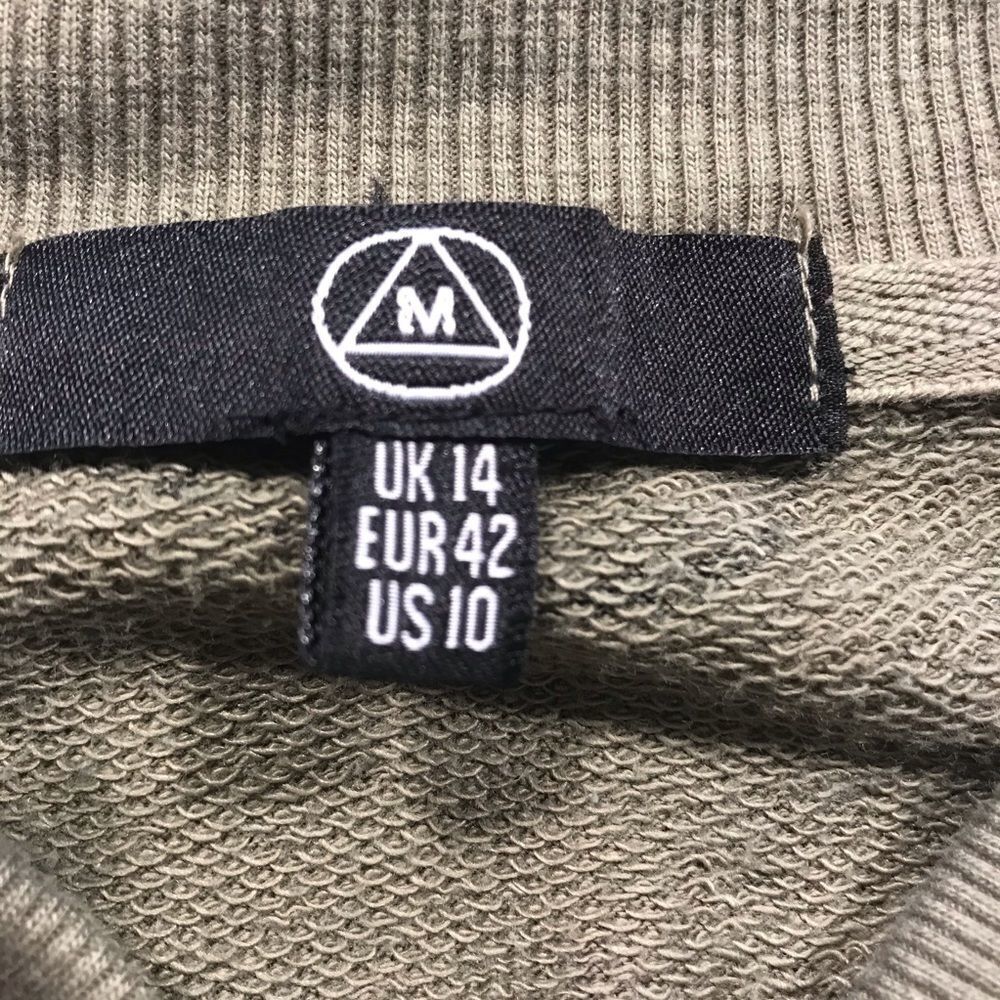 Misguided full zip sweatshirt in camo - Picture 3 of 3